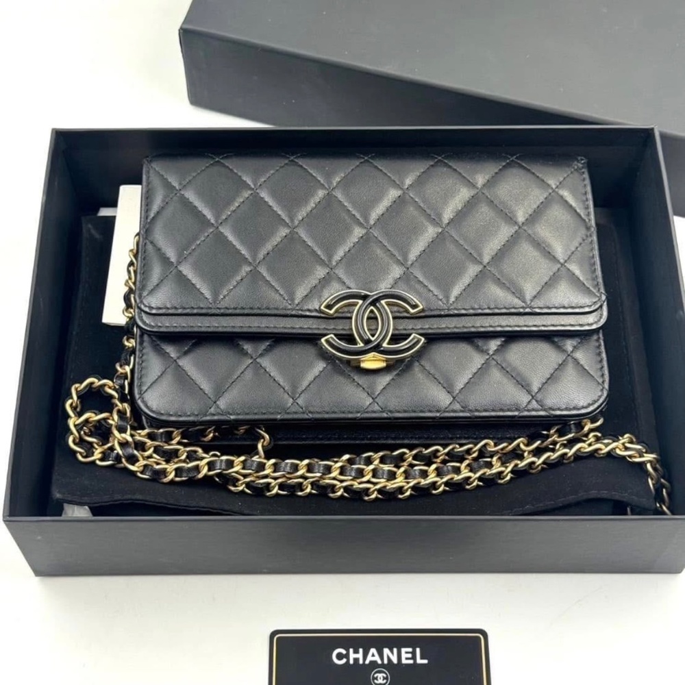 Chanel woc